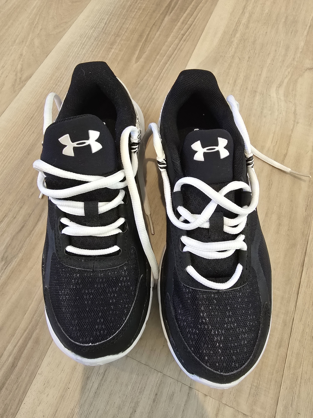 Under Armour Women's Black Athletic Sneakers